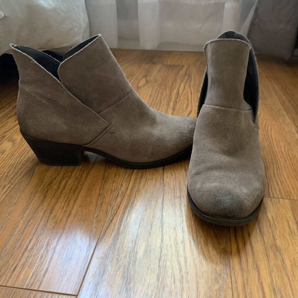 Me too Tan Leather Booties